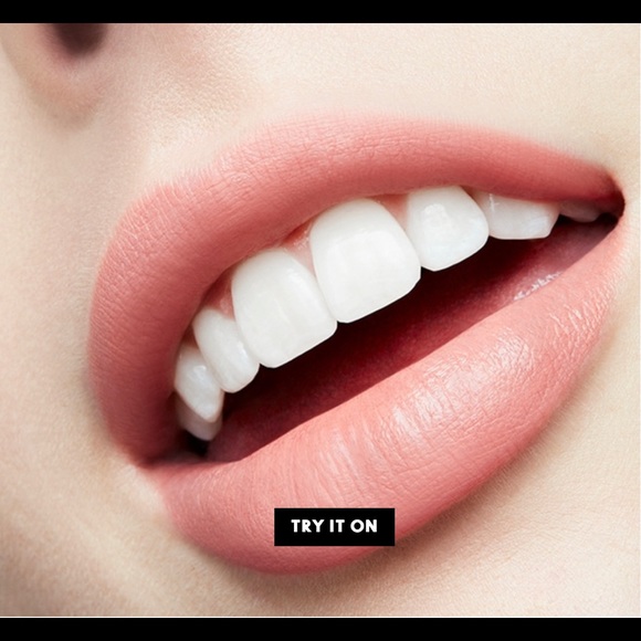 Mac Love Me Très Blasé Lipstick - Picture 5 of 7